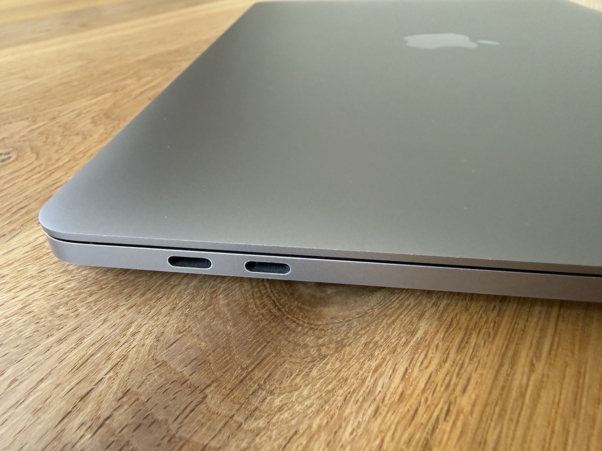 Apple Notebook: MacBook Pro 13“ 2020 mit Touch Bar – Usato da Altendorf venduto da KUR303 3