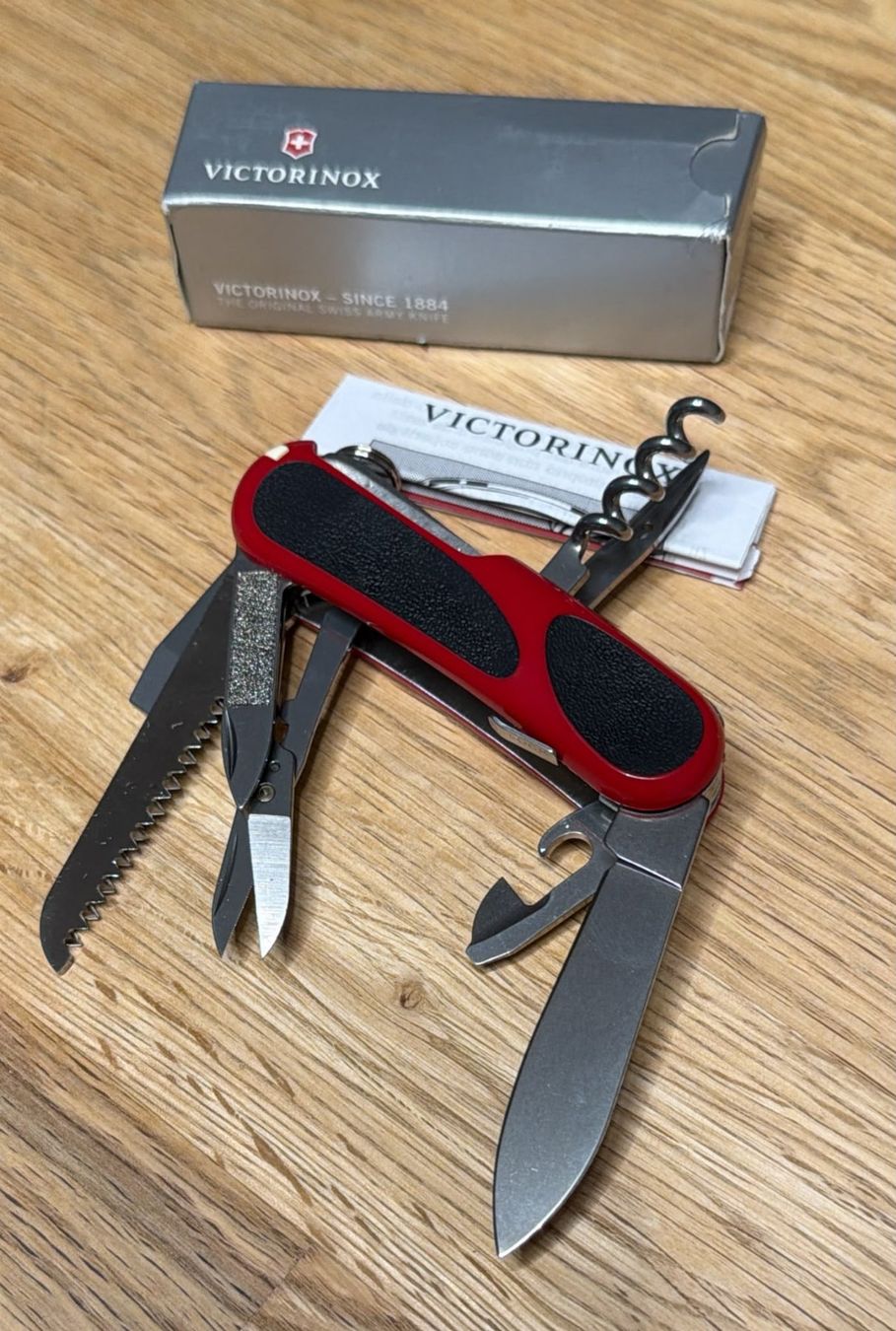 Victorinox Taschenmesser: VICTORINOX  SACKMESSER  EVOGRIP S17 RED/BLACK – Neu und originalverpackt aus Zürich von Frei-Occasionen 1