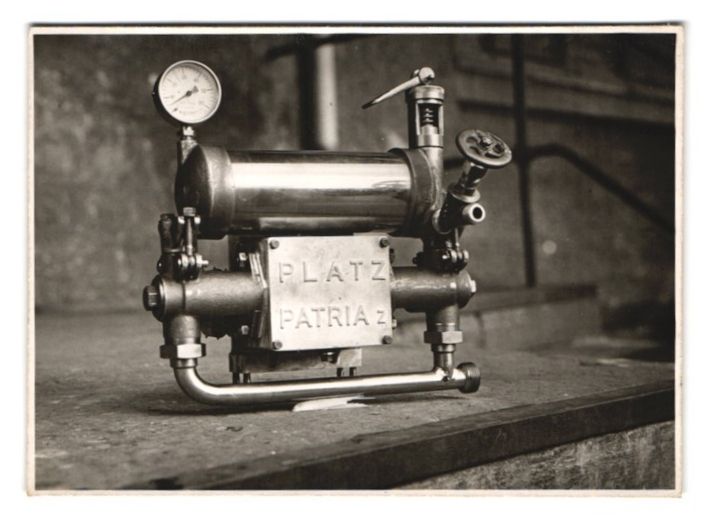 Fotografie & Manifesti: 2 Fotografien Technik, Motor Kleingerät – Usato da Berlin venduto da bartko-reher 1