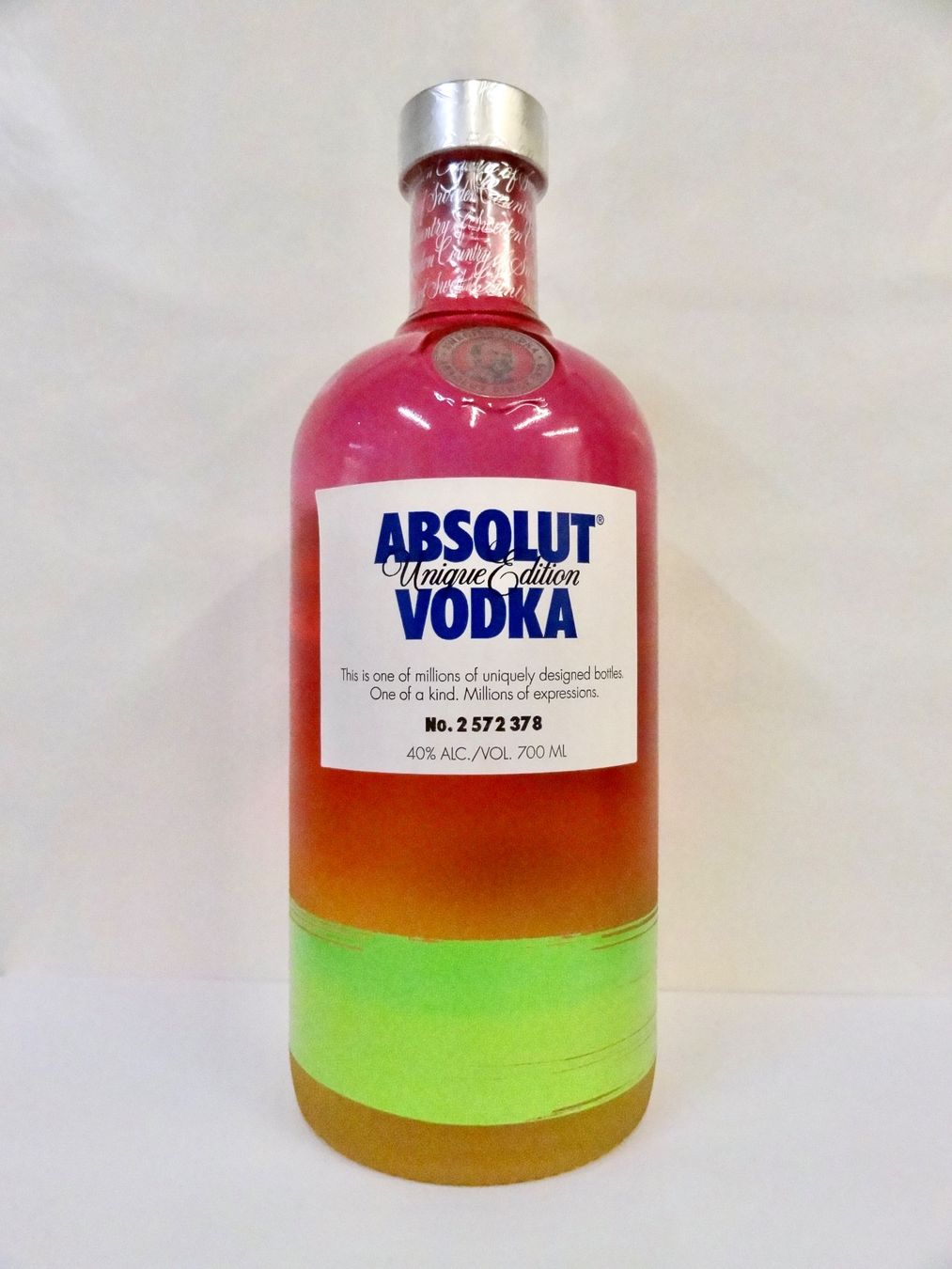 Absolut Vodka Bevande alcoliche: 1 x ABSOLUT VODKA ABSOLUT UNIQUE Edition 2012 – Nuovo e nell'imballaggio originale da Kerzers venduto da zimmergruen 2