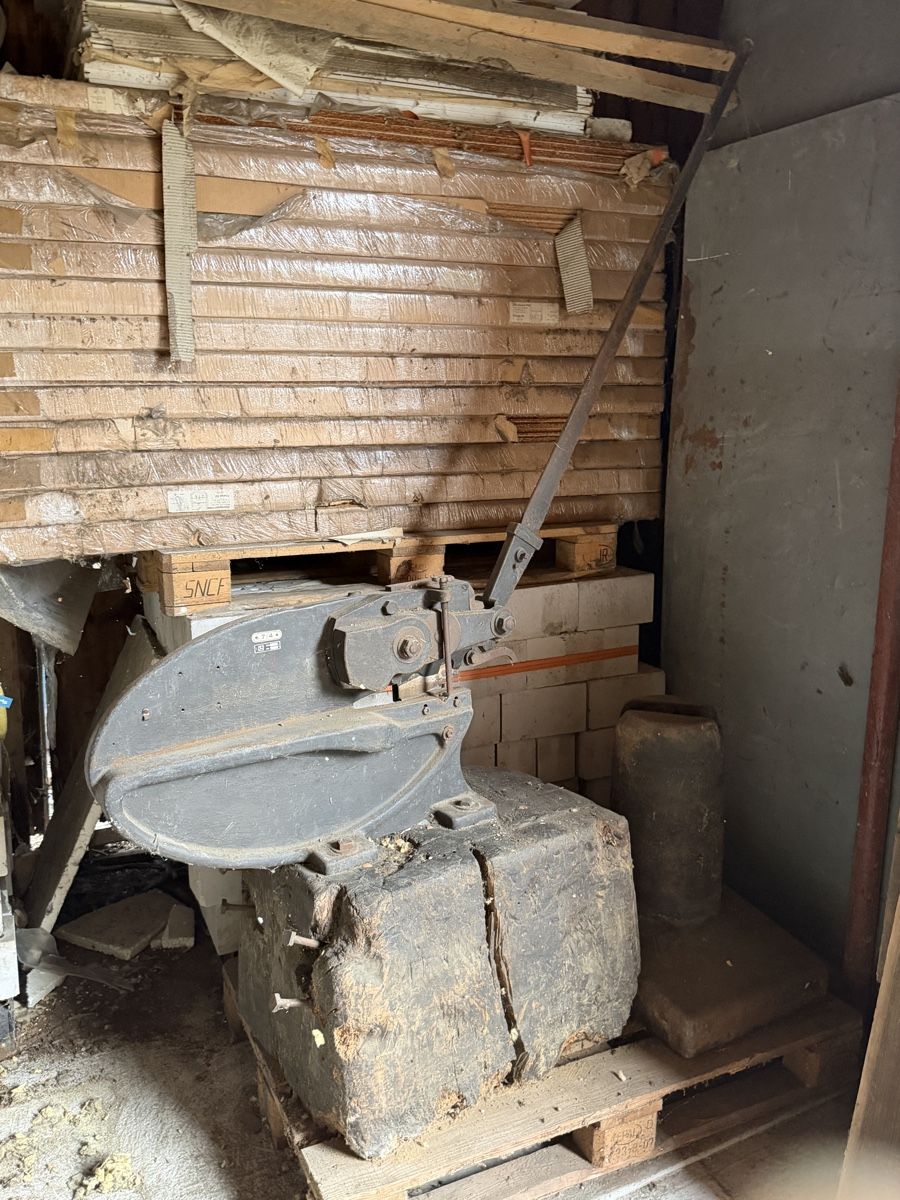 Tutte le macchine: Alte Hebel Blechschere  – Usato da Zeiningen venduto da nic_2rmd