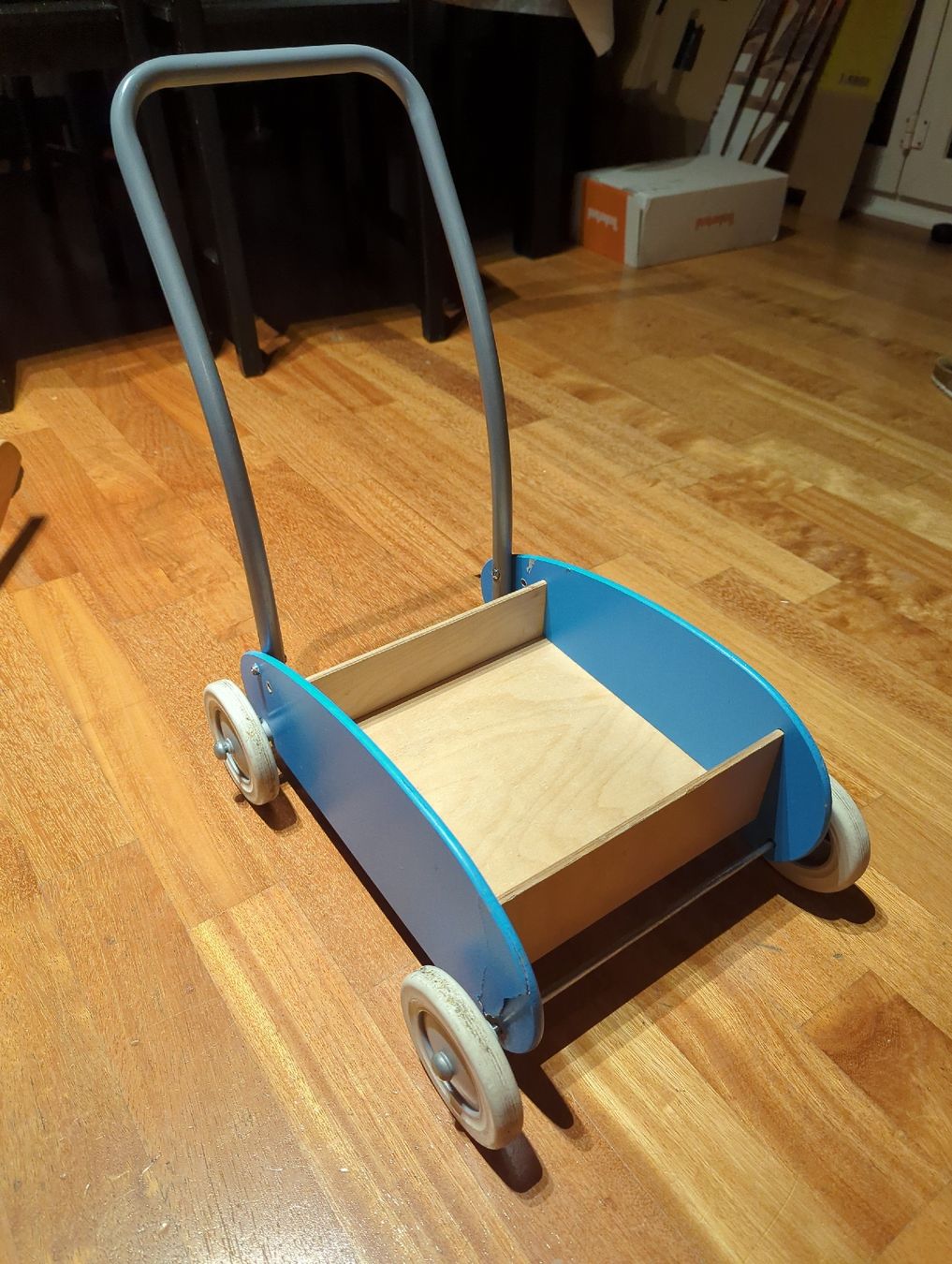 Ausili per la deambulazione: Ikea Laufernwagen für Kinder – Usato da Eglisau venduto da raf_hn2x