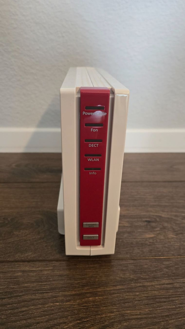 Fritz Modems & Routeurs: FRITZ!Box 6591 Cable – Neuf (Voir description) à Zürich par odeon10