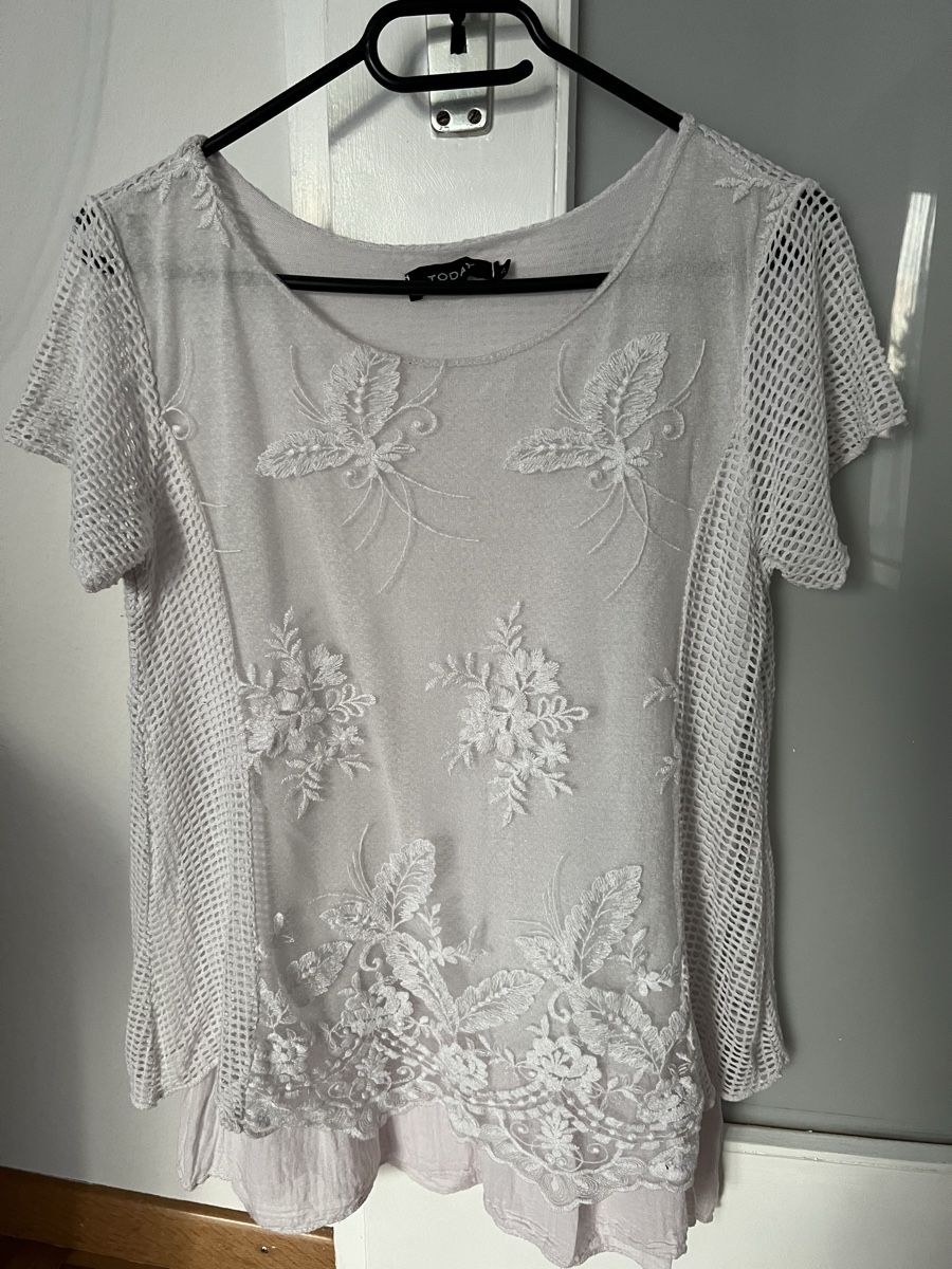 Blusen: Elegantes T-Shirt mit Spitze Gr. S. – Gebraucht aus Siebnen von toshi123 2