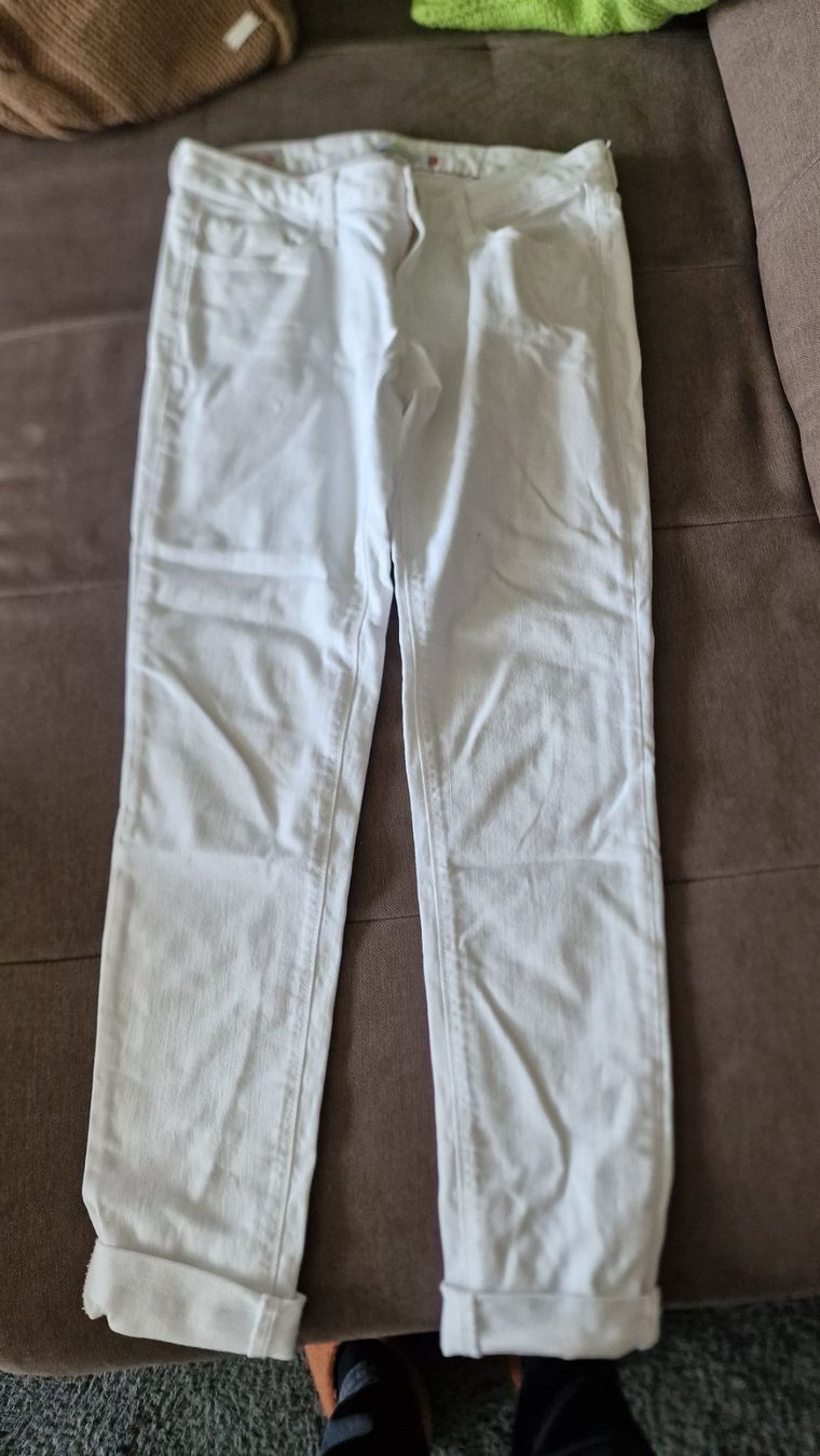 Le Temps Des Cerises Jeans: Le temps des cerises Jeans – Nuovo (secondo la descrizione) da Kerns venduto da onewayticket