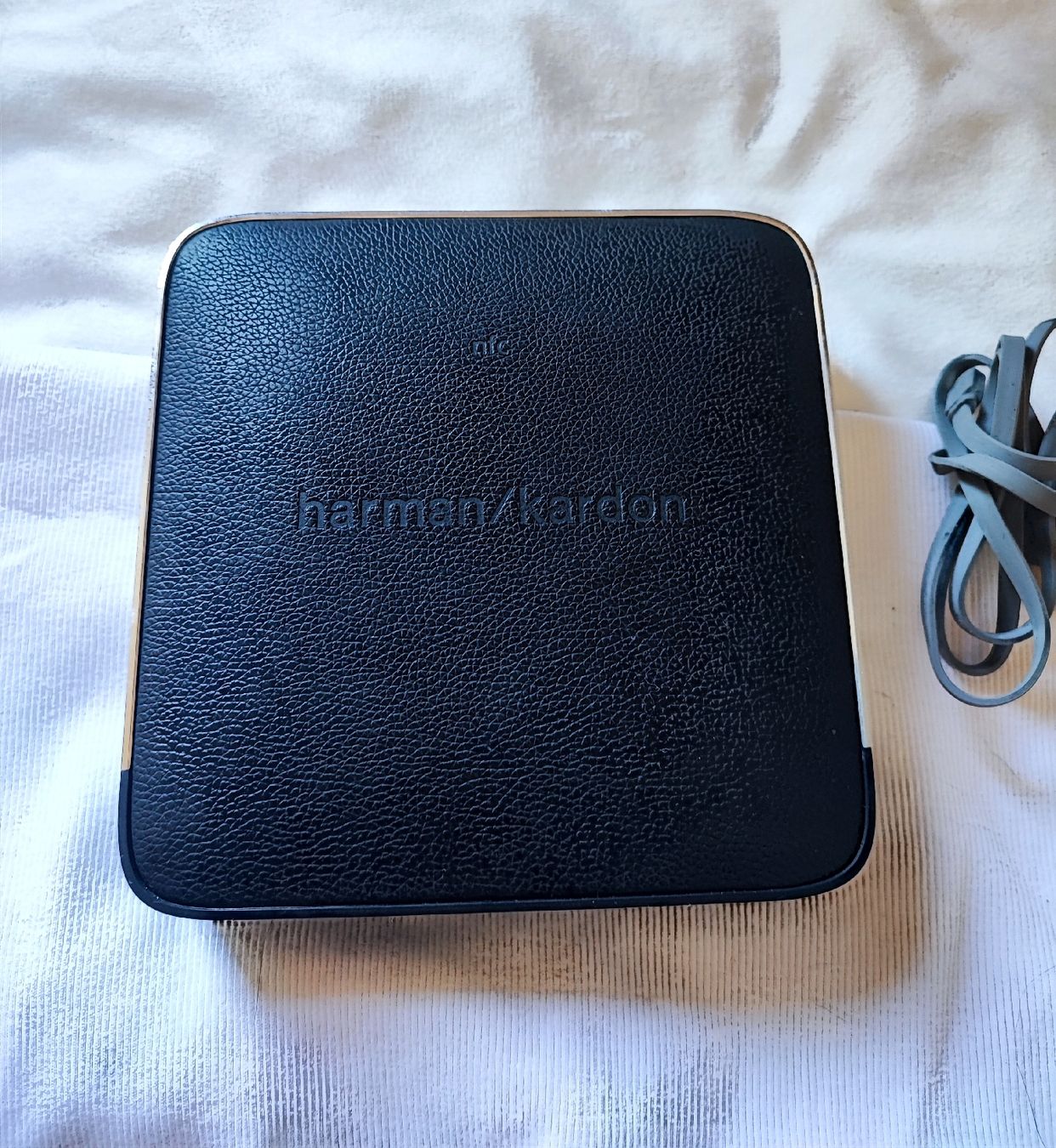 Harman-Kardon Casse acustiche: Harman Kardon Esquire tragbarer Bluetooth-Lautsprecher  – Usato da Zollikofen venduto da zar_j67f 1