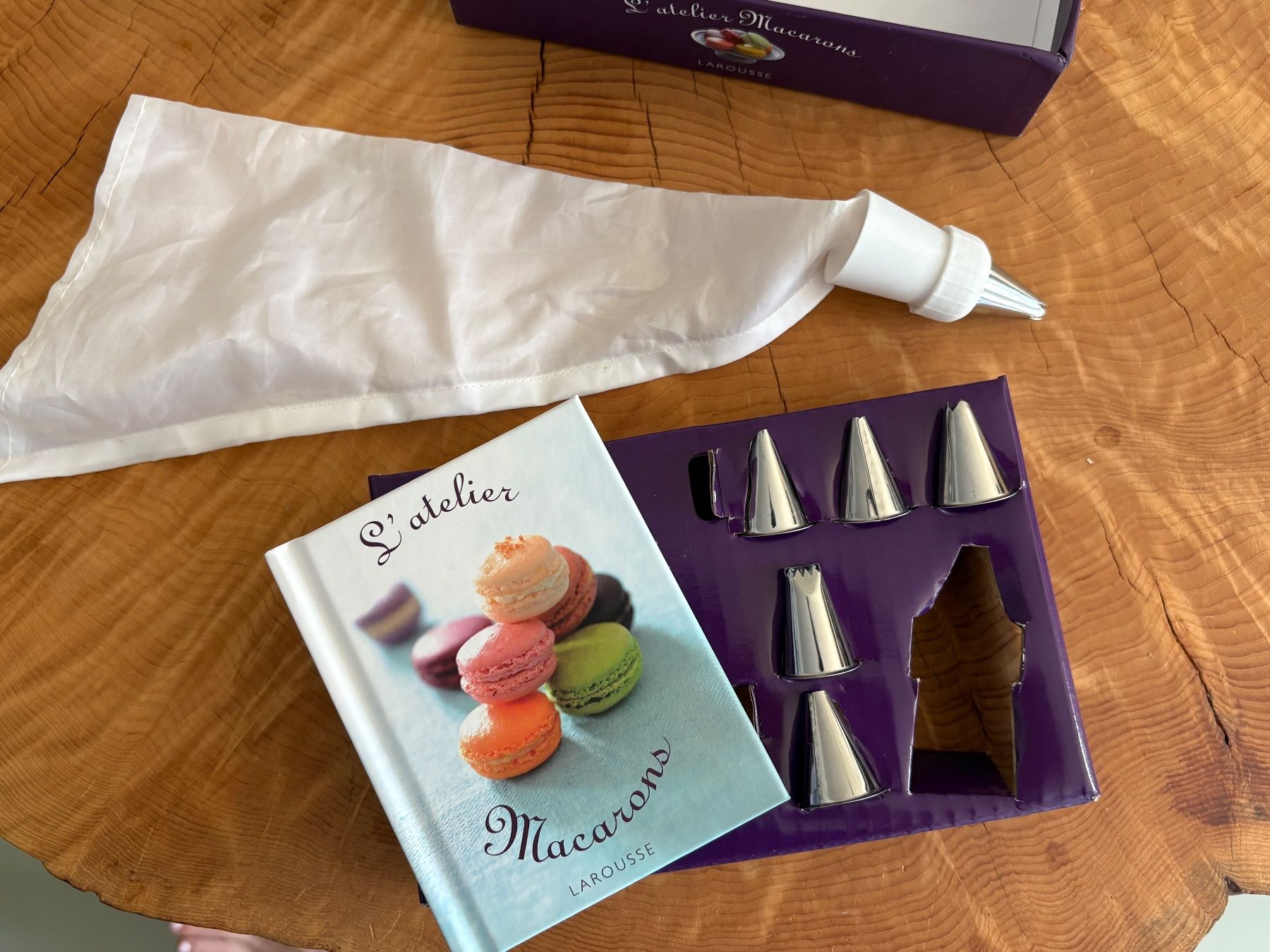 Kits de loisir créatif: Kit macarons Larousse neuf | Macaron-Set Geschenkverpackung – Neuf avec emballage d'origine à Zürich par and_bbr2 2