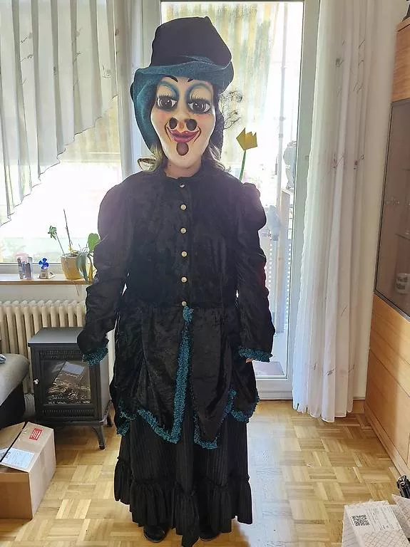 Costumi: Fasnachtskostüm – Usato da Birsfelden venduto da fasnacht2012 1