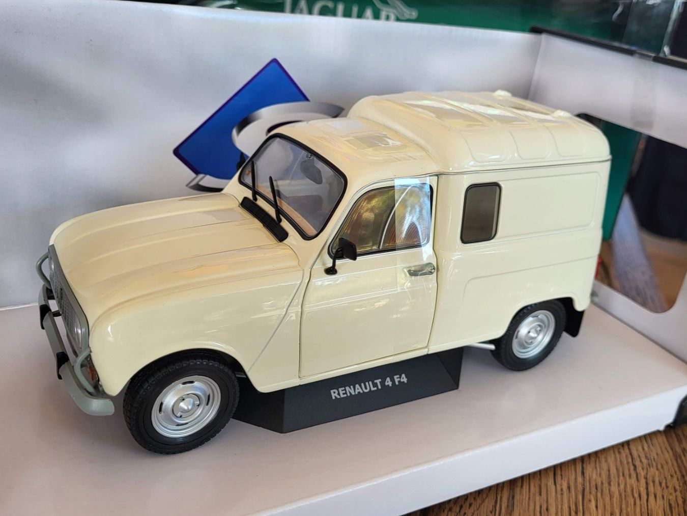 Solido Modellini d'auto: Renault 4LF4 1975 1:18 Solido – Usato da Rothrist venduto da Juana5 1