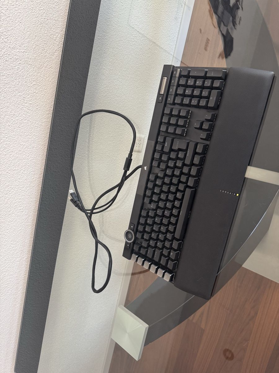 Logitech Tastiere: Corsair K100 RGB gemäss bilder – Usato da Wald ZH venduto da VSHarper2004 4