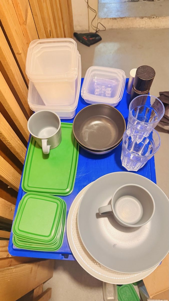 Ikea Set di piatti: Set aus Geschirr und Tupperwear – Nuovo (secondo la descrizione) da Uster venduto da Guruvalverde 1