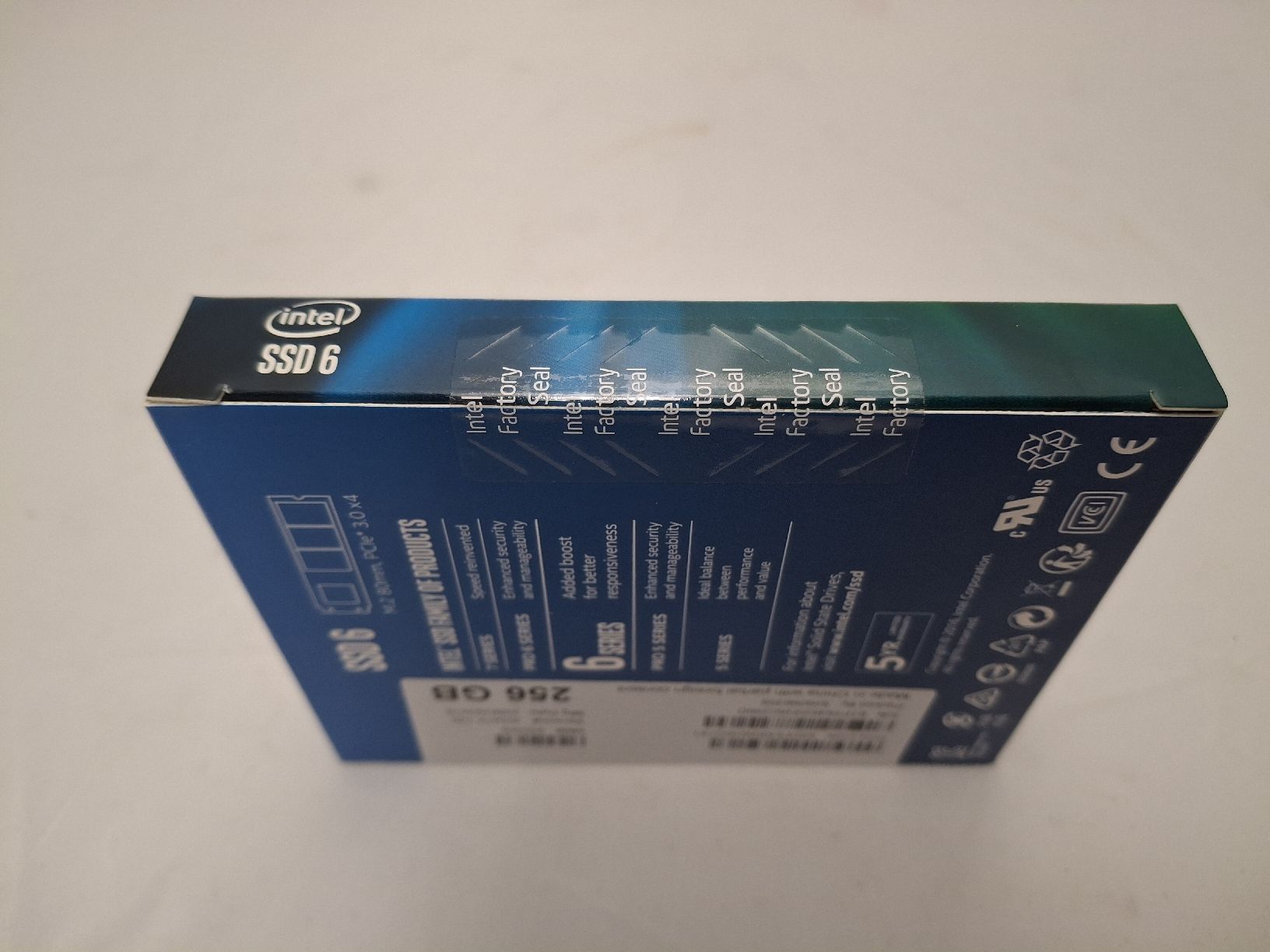 Intel Dischi rigidi: Intel SSD 600p 256 GB, neu & versiegelt – Nuovo e nell'imballaggio originale da Fislisbach venduto da HurtiBrocki 2