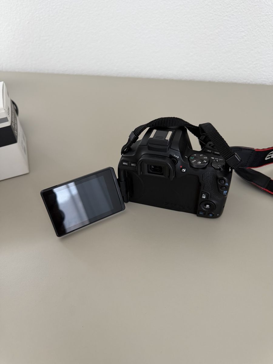 Canon Kamera: Canon EOS 250D mit Objektiven – Gebraucht aus Hasle LU von a-gaemperle 1