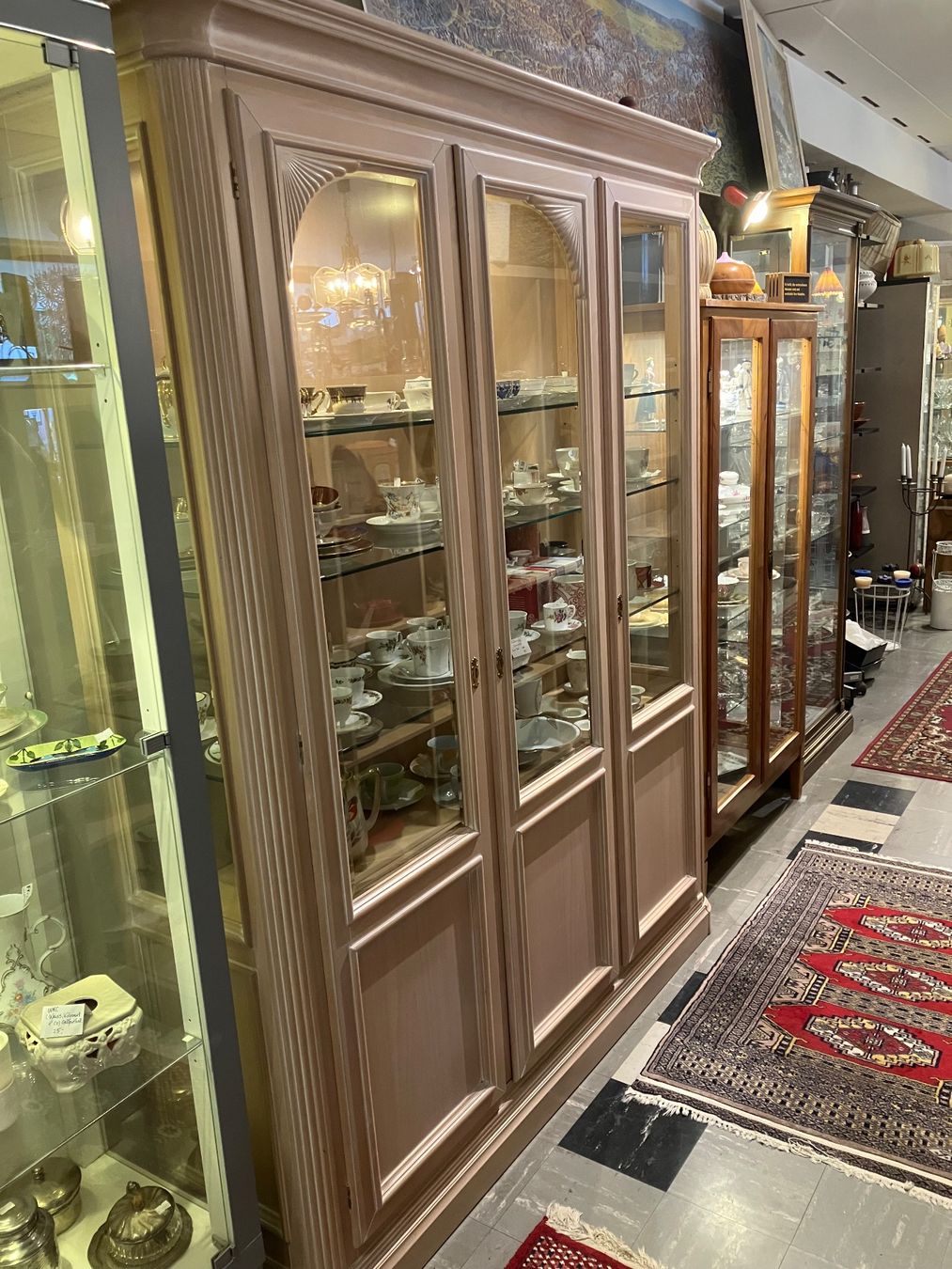Vetrine: Edle Glasvitrine mit LED Spots – Usato da Erlenbach im Simmental! venduto da Simmentaler-Perlen 1