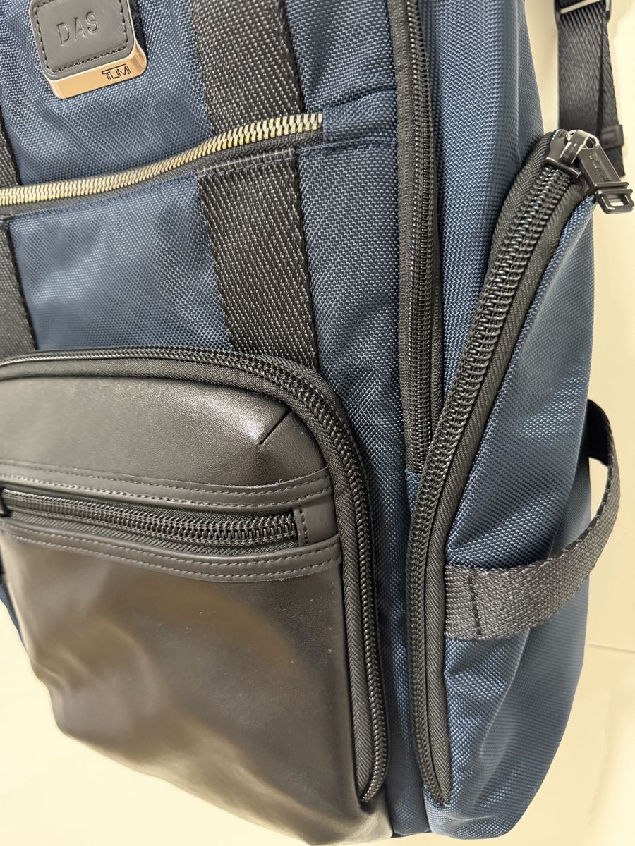 Tumi Rucksäcke: Rucksack Tumi blau Leder Details  – Gebraucht aus Niederbipp von yar_tf6f 4