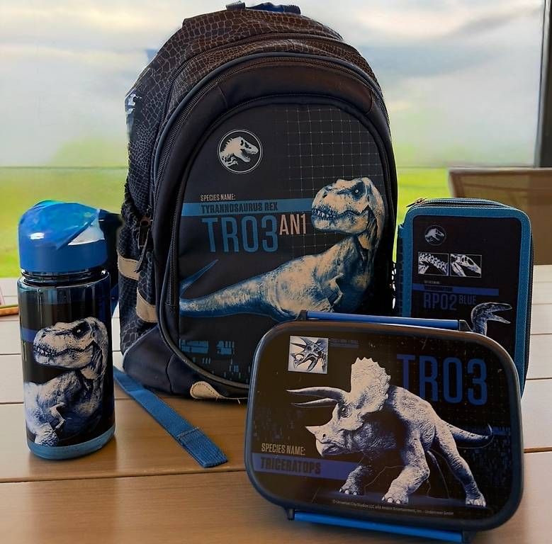 Borse & Zaini: Schulrucksack-Set Jurassic World – Usato da Rüthi (Rheintal) venduto da nad_8fvx