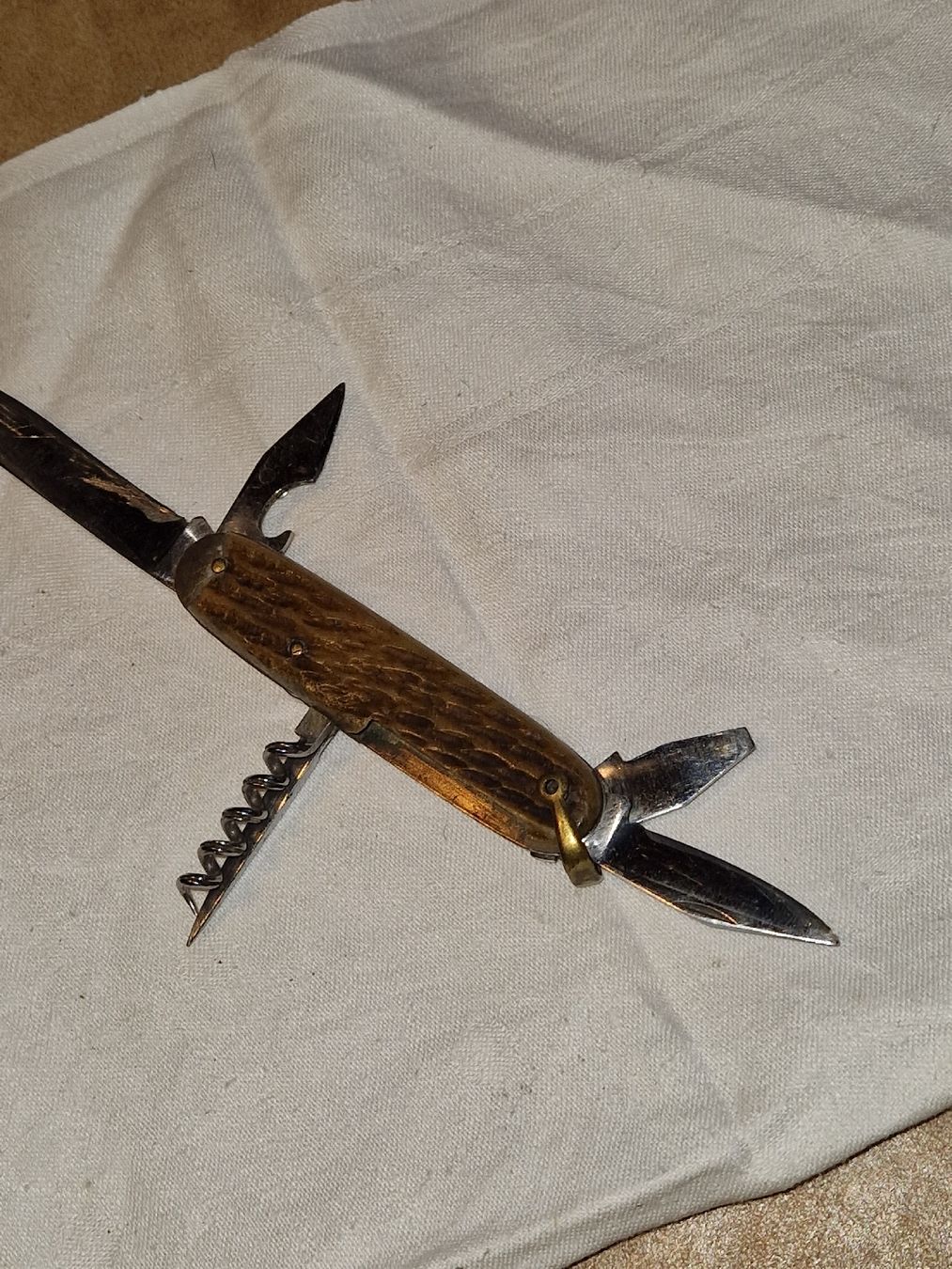 Coltelli tascabile: Altes Taschenmesser mit Hirschhorn. – Usato da Willisau venduto da mar_j55v 5