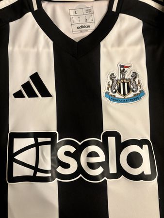 Newcastle United Home 24/25 Shirt Size L
