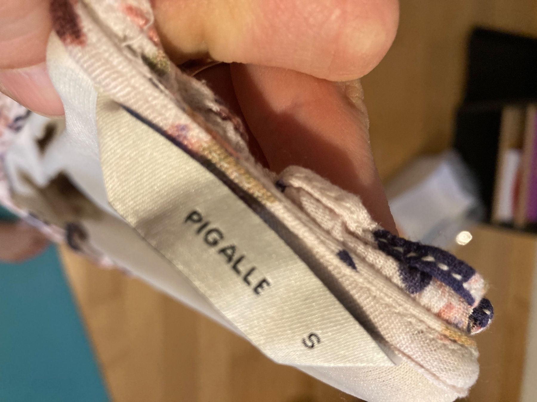 Robes: Pigalle Kleid, Gr. S, mit Blumenmuster – D'occasion à Menziken par Ale.burri 2