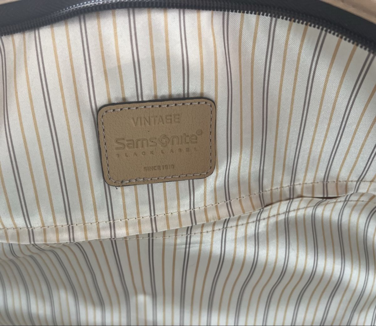 Samsonite Borse: Samsonite Vintage Weekend Reisetasche  Grau/Beige – Usato da Zürich venduto da jeroendy 7
