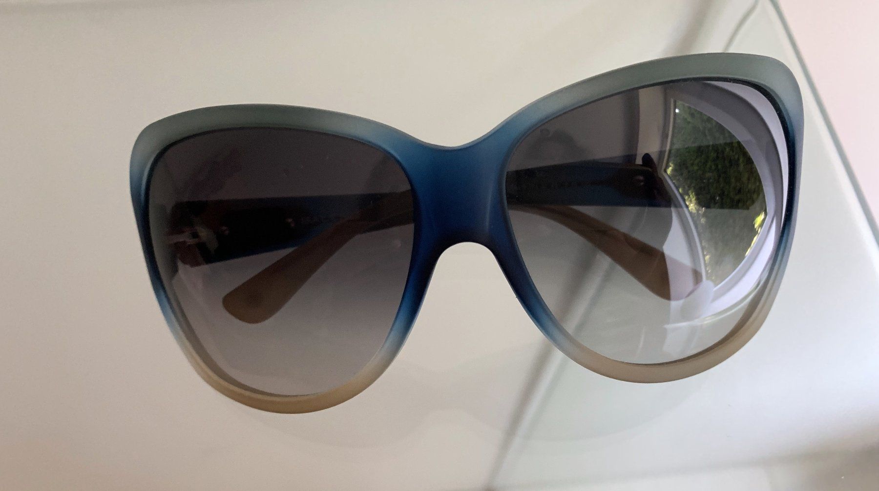 Balenciaga Brillen & Gläser: BALENCIAGA-SONNENBRILLE MIT FARBVERLAUF – Gebraucht aus Starrkirch-Wil von Evelyne222