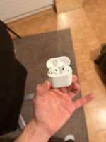 Apple AirPods — White