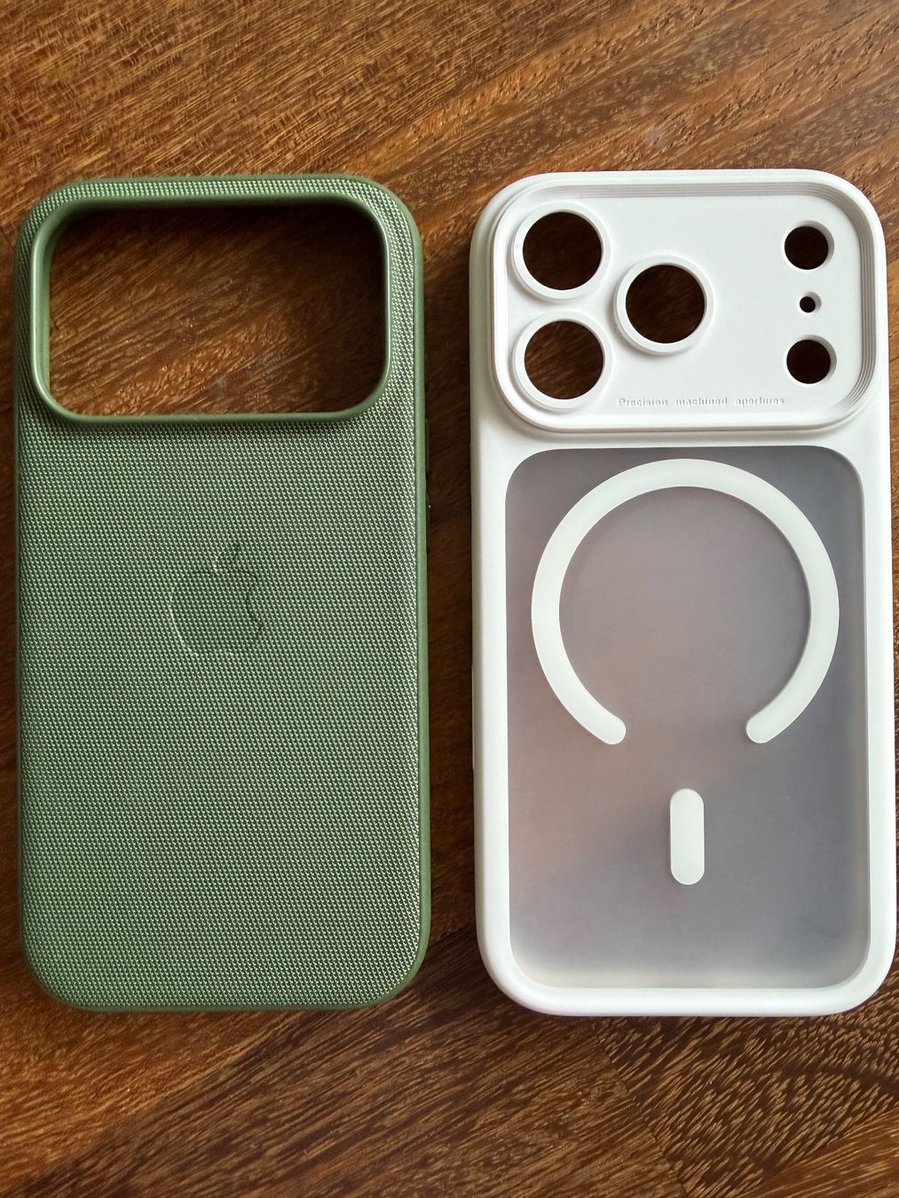 Apple Cover & Protezioni schermo: iPhone 17 Pro Case Techwoven / Funktionsgewebe – Usato da Ennetbaden venduto da miboo 1