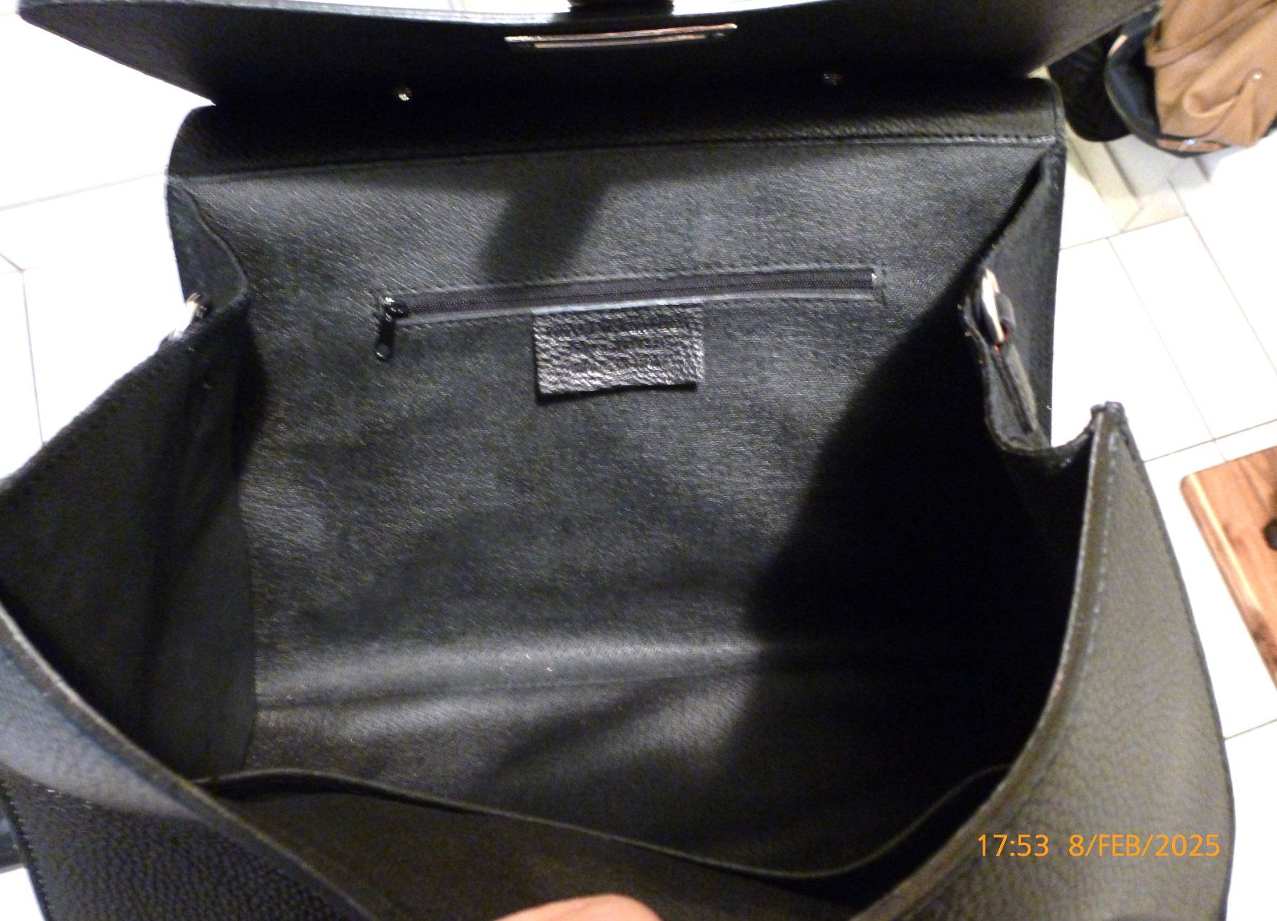 Borse da donna: Edle schwarze Ledertasche Handtasche NEU – Nuovo (secondo la descrizione) da Läufelfingen venduto da Kamari 6