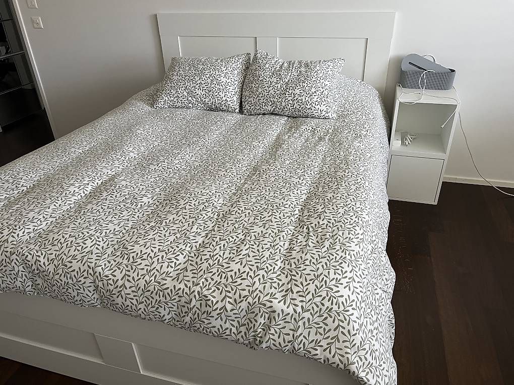 Ikea Letti: Ikea Bett mit Matraze + Topper – Usato da Zürich venduto da eve_yw87
