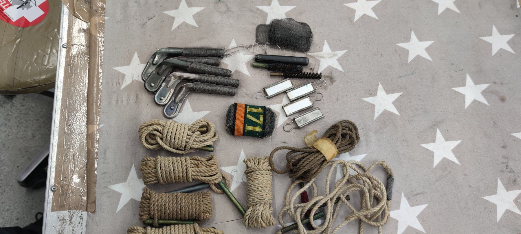 Kletterausrüstungen: PUTZZEUG MATERIEL ARMEE CH – Gebraucht aus Cama von anto_a