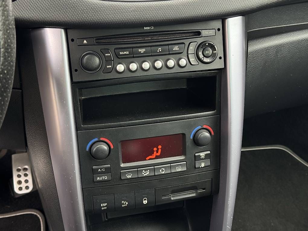 Autos: Peugeot 207 Cabrio 1.6i  – D'occasion à Agno par jonnyautosagl 6