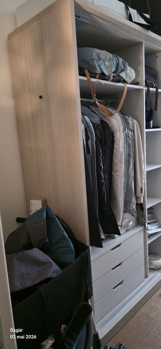 Pfister Guardaroba: Armoire, penderie complète, comme neuve! – Usato da Montreux venduto da acr_95wz 2