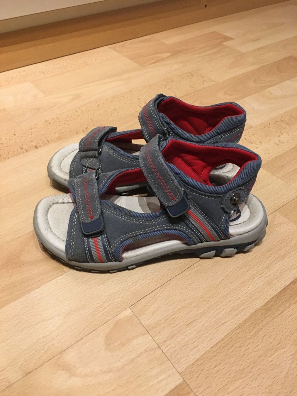 Scarpe per ragazzi: Sandalen Grösse 34 – Usato da Uetendorf venduto da Gar_9pvy 1