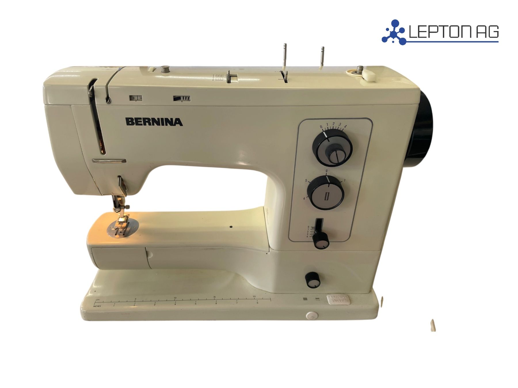 Bernina Machines à coudre: Nähmaschine Bernina 831, mit Koffer – D'occasion à Niederdorf par LeptonAG 1