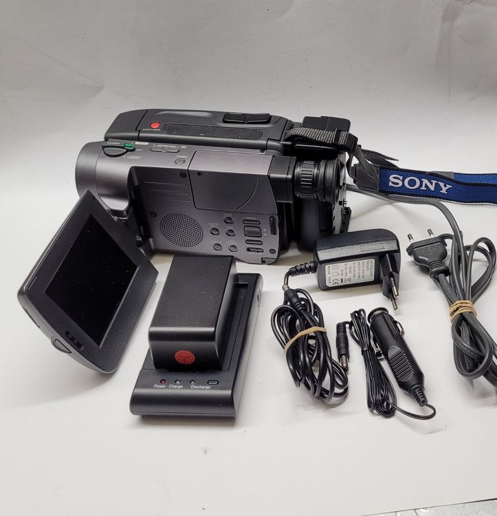 Sony Hi8 Camcorder mit Zubehör + Tasche Kaufen auf Ricardo