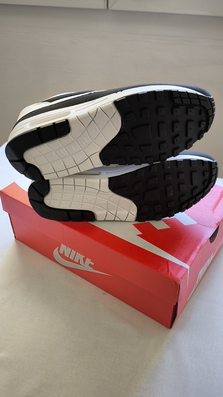 Nike Herrenschuhe: Nike - Air Max 1 Essential "Panda" - EU 43 – Neu und originalverpackt aus St-Prex von Deetouch 4