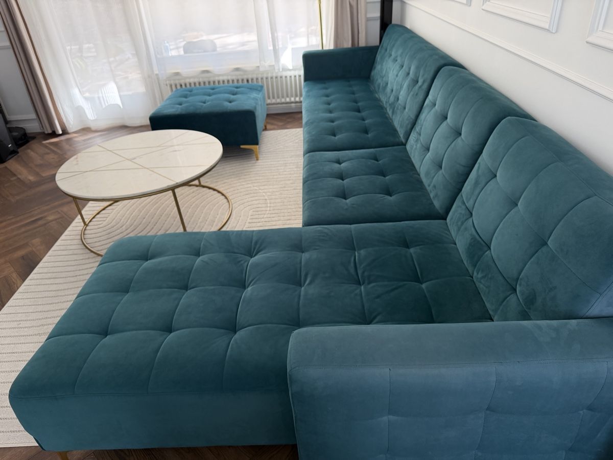 Sofas: Ecksofa mit Ottomane Petrol Samt  – D'occasion à Kriens par Modeoutlet 2