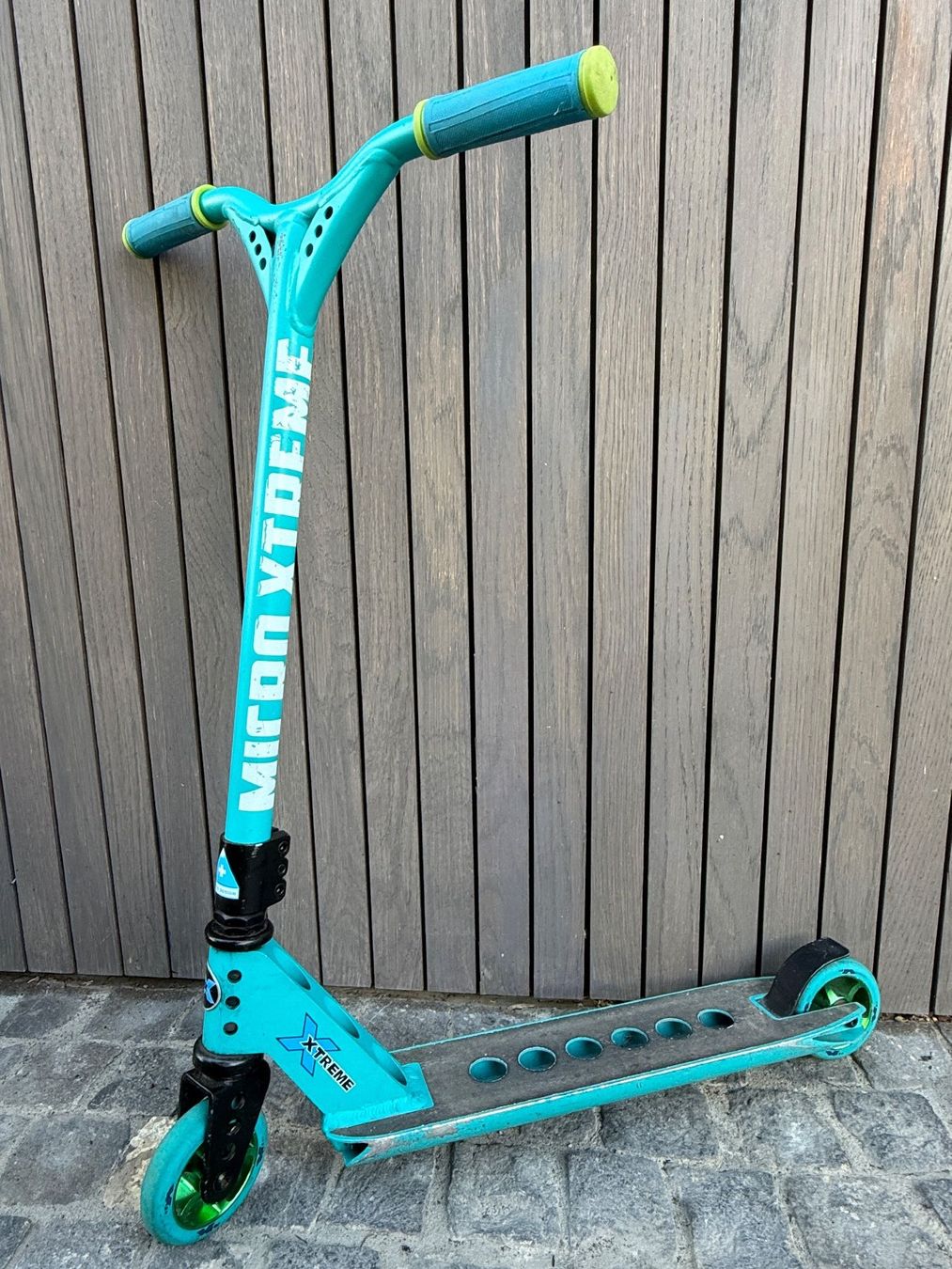 Micro Kickboard: XTREME KINDER-SCOOTER TRETROLLER TURQUOISE – Usato da Oberlunkhofen venduto da cp74 5