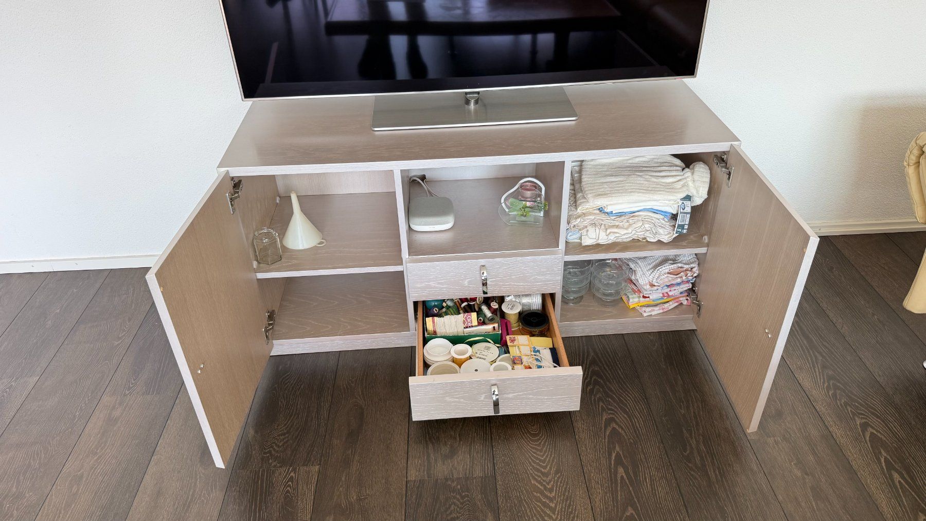Mobili TV: 2-teiliges Möbelset: Sideboard und TV-Möbel (Lowboard) – Nuovo (secondo la descrizione) da Wilen b. Wollerau venduto da gpanzera 7