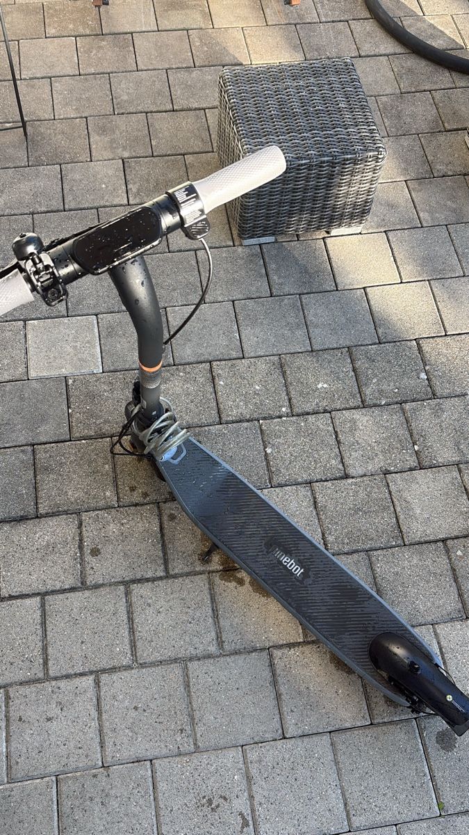 Scooter: Ninebot E2E mit Garantie – Usato da Wiesendangen venduto da user6384729472