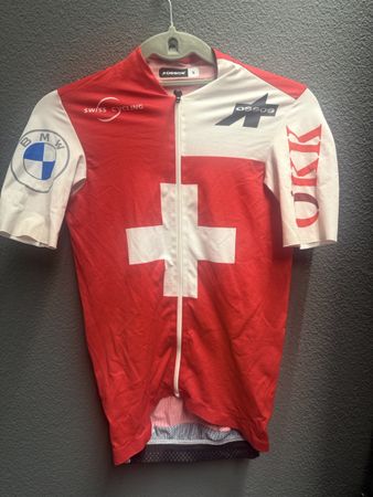 Swiss Cycling Trikot von Assos