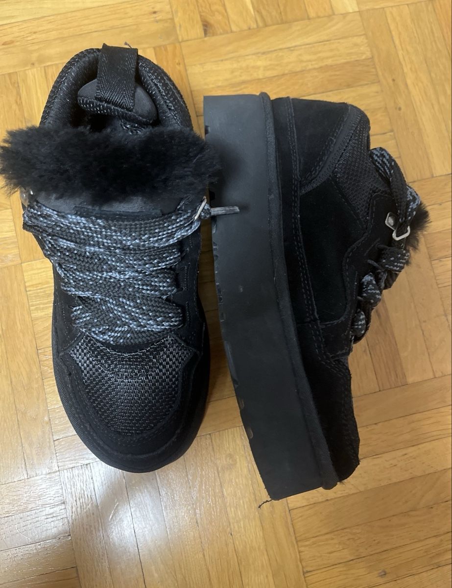Ugg Scarpe da donna: Lomwel Uggs – Nuovo e nell'imballaggio originale da Wetzikon ZH venduto da eli_kg9j