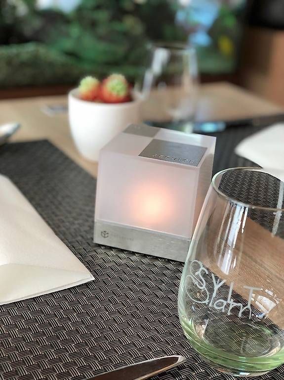 Set di piatti: Order Cubes professionnels pour restaurant – Usato da Saxon venduto da ven_2gxj 1