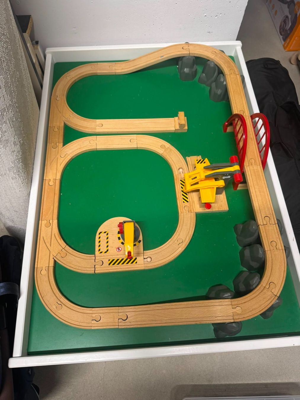 Brio Jouets: Brio Holzeisenbahn Tisch – D'occasion à Zürich par valmirbushati 1