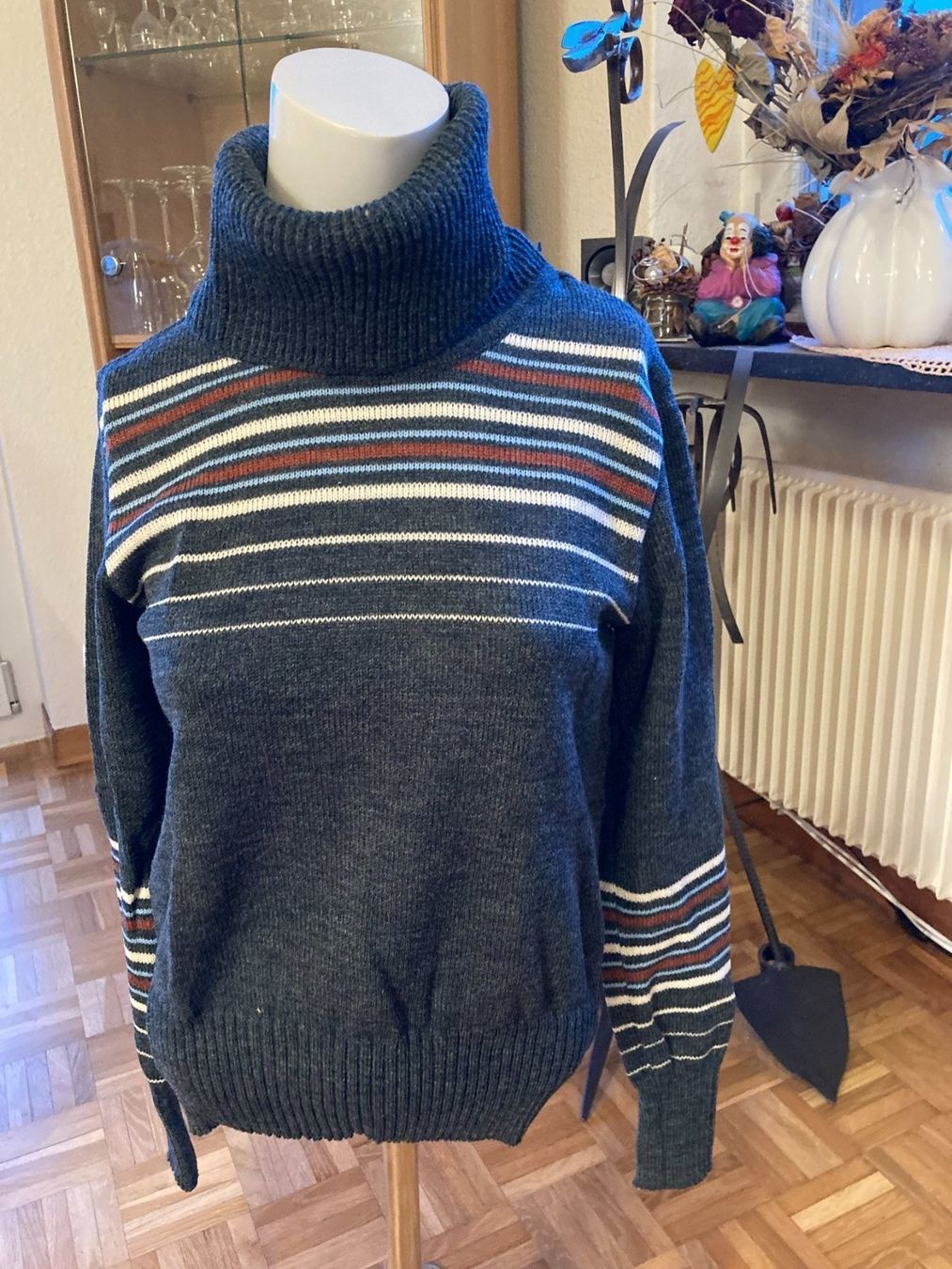 Pullover & Sweatshirts: Pullover – Neu und originalverpackt aus Balsthal von dasesaro