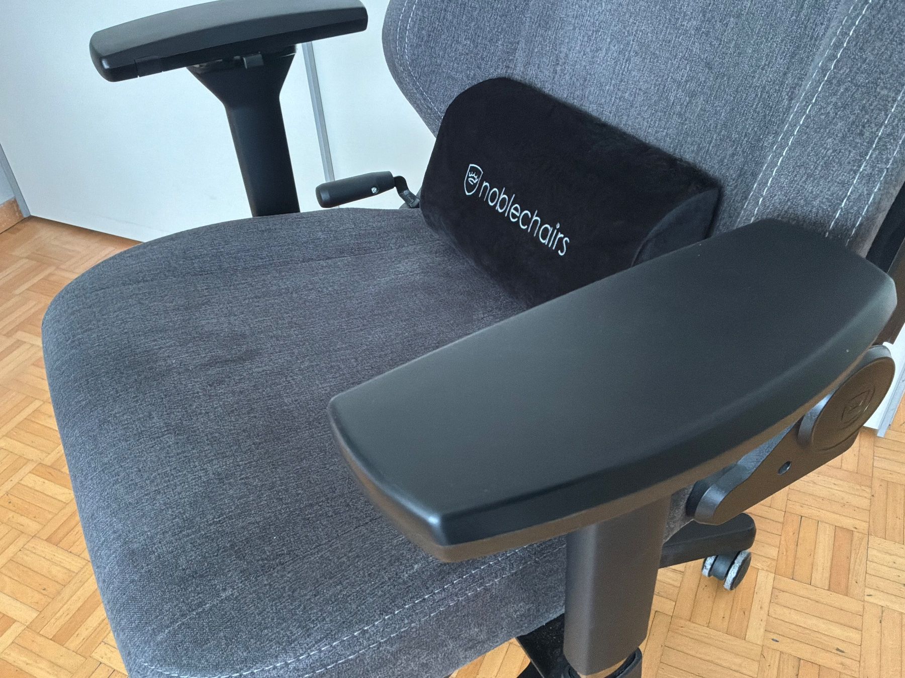 Noblechairs Stühle: Noblechairs Hero TX – Gebraucht aus Zürich von 4best 4
