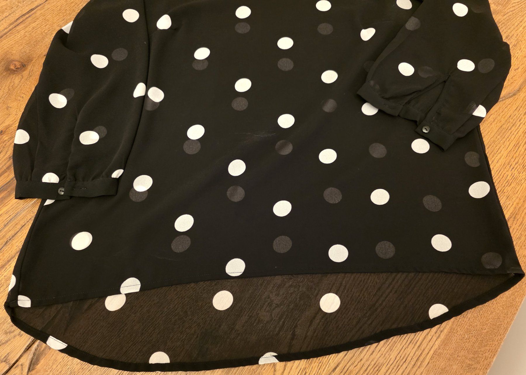 Camicette: Damen Bluse, Leicht transparente Optik mit Tupfen Muster – Usato da Basel venduto da sci_67ms 2