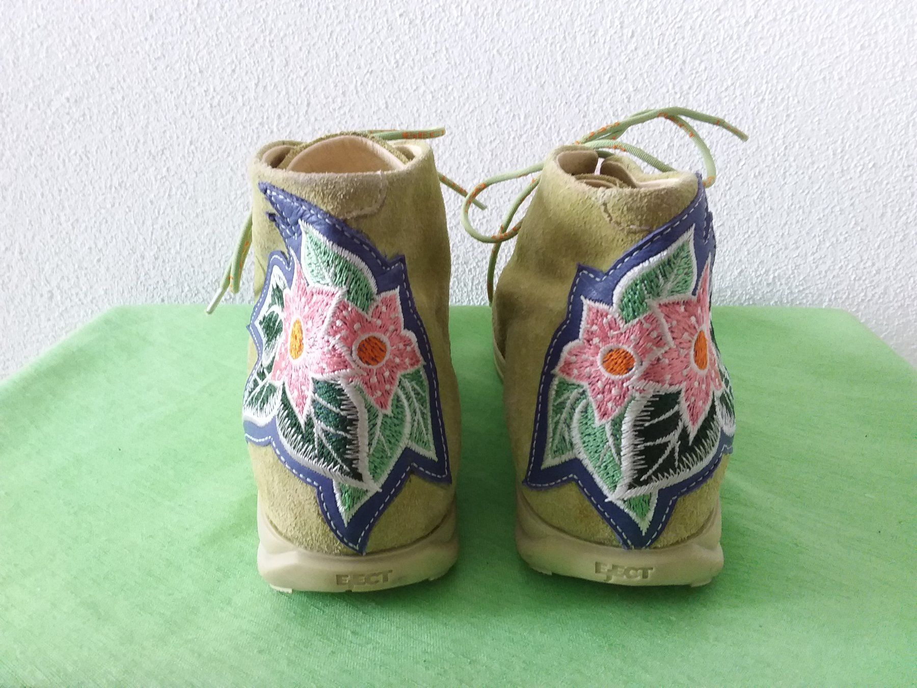 Scarpe da donna: EJECT Wildleder Sneaker "Blumen" Gr 40 – Usato da Uitikon Waldegg venduto da Risibisi7 3