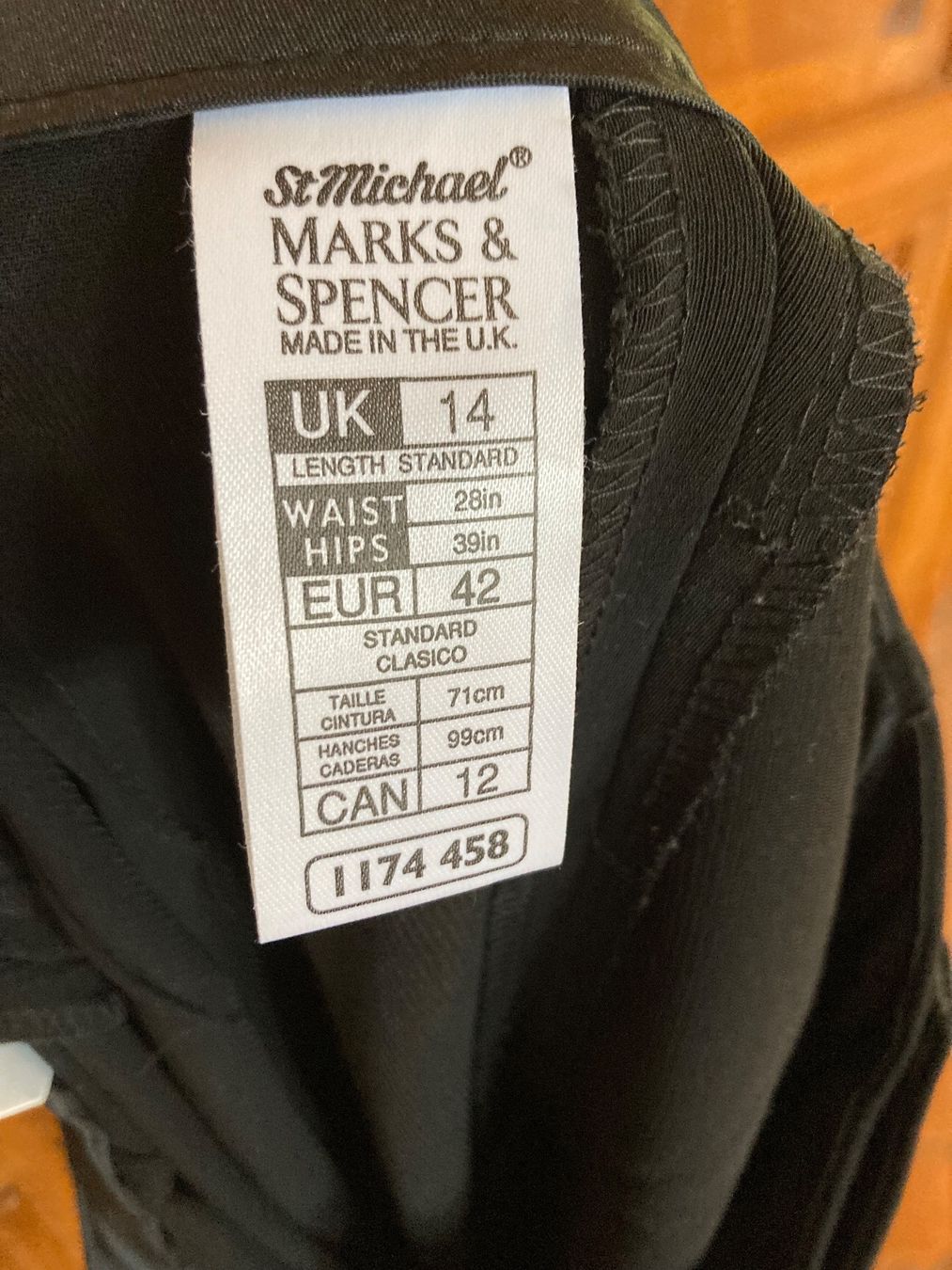 Pantaloni: Pantalon élégant Marks&Spencer noir taille 42 – Usato da Le Mont-sur Lausanne venduto da dia_6cz5 2