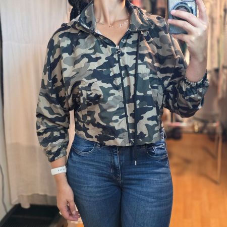 Camouflage Kurzjacke 36/38 – Leichter Raschelstoff